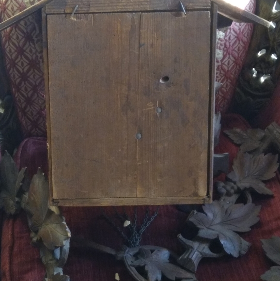 ^!^ SOLD ^!^ Antique Cuckoo Clock (needs love) - Picture 12 of 14